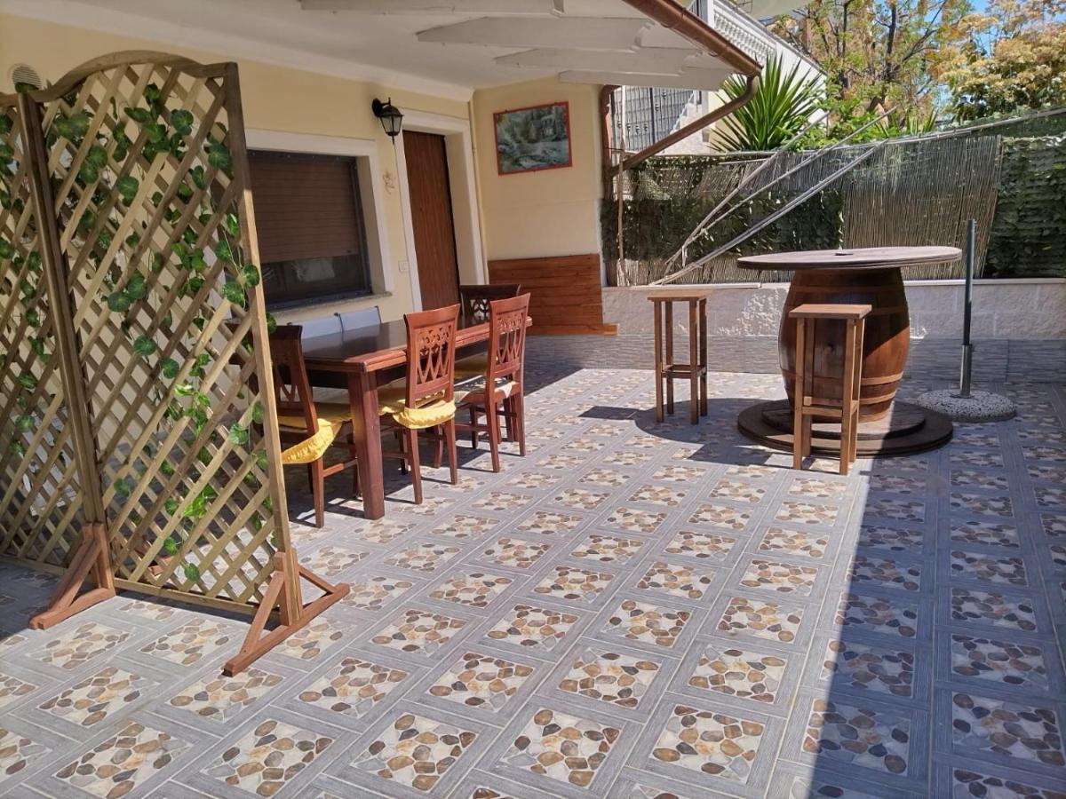 Villa Annamaria Монтесильвано Экстерьер фото
